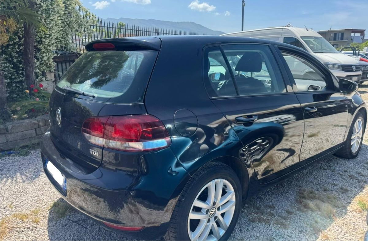 Volkswagen Golf 1.6 TDI DPF 5p. Highline (3)