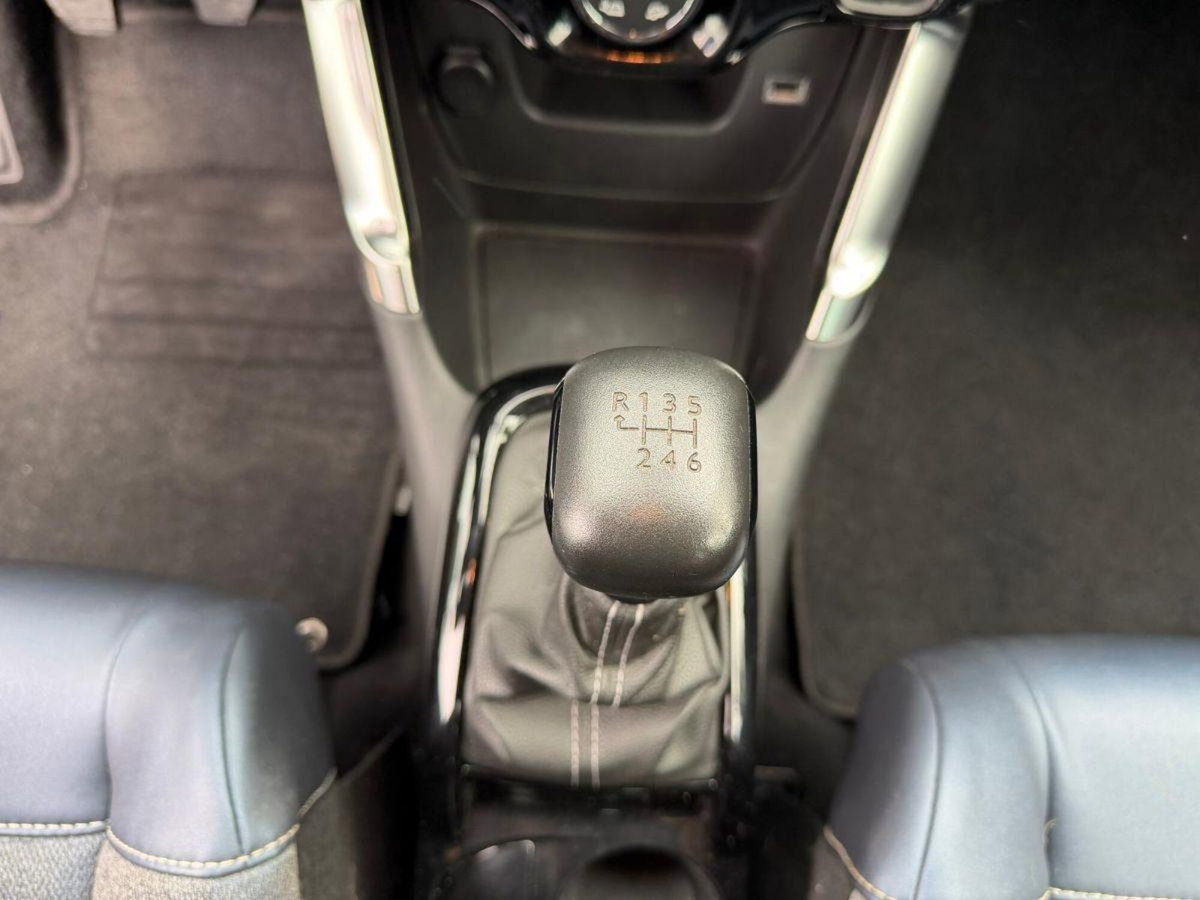 Citroen C3 Aircross PureTech 110 S&S Feel (17)