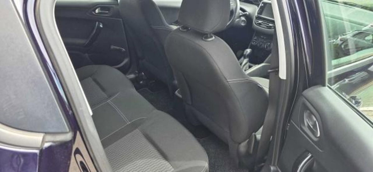 Peugeot 208 75 5 porte Touch (10)