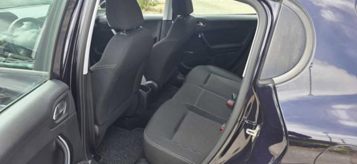 Peugeot 208 75 5 porte Touch (11)
