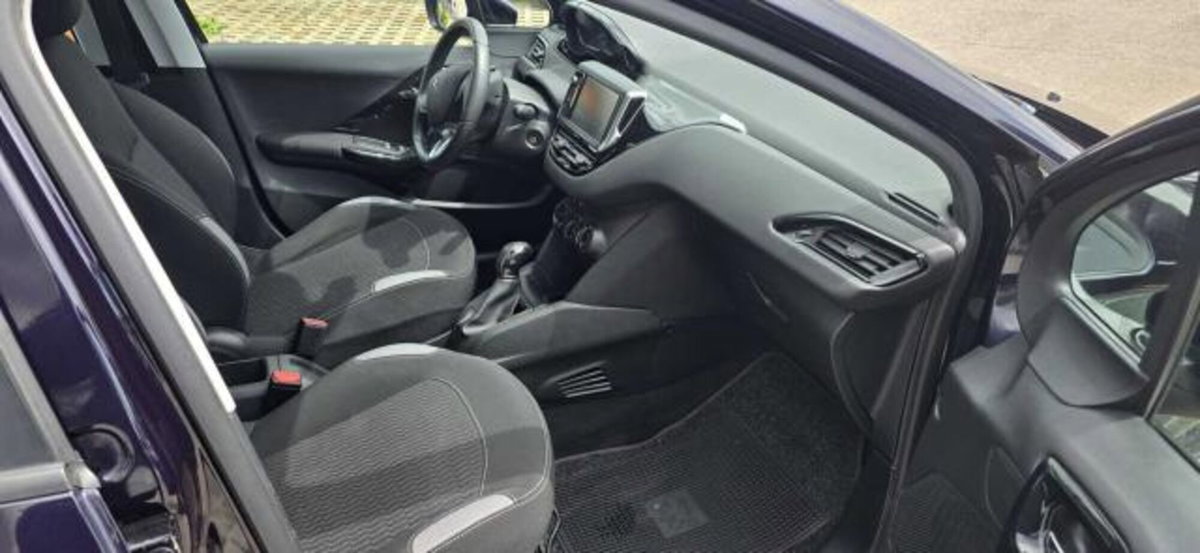Peugeot 208 75 5 porte Touch (12)