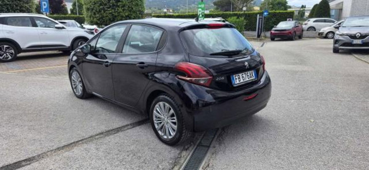 Peugeot 208 75 5 porte Touch (3)