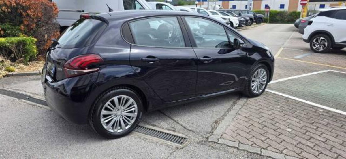 Peugeot 208 75 5 porte Touch (6)