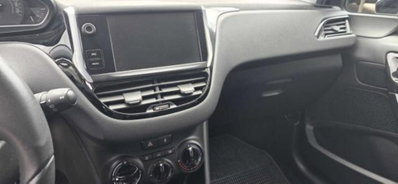Peugeot 208 75 5 porte Touch (8)