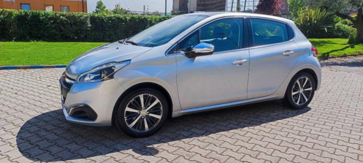 Peugeot 208 82 5 porte Touch