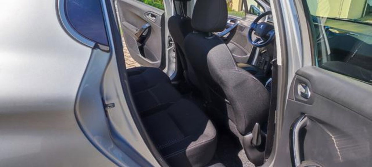Peugeot 208 82 5 porte Touch (12)