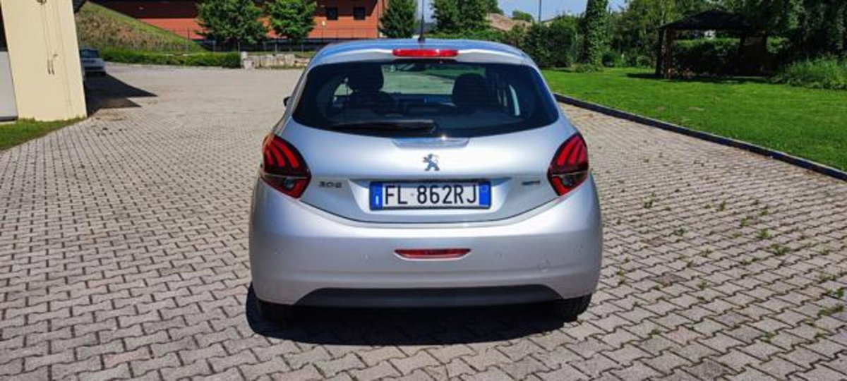 Peugeot 208 82 5 porte Touch (4)