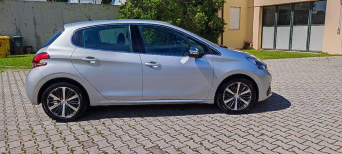 Peugeot 208 82 5 porte Touch (6)