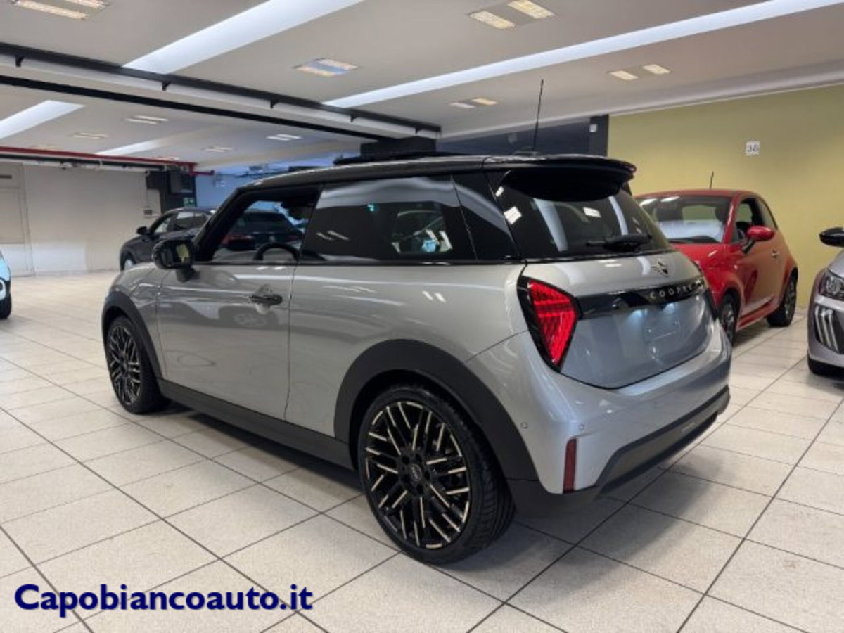 MINI Mini 3p 2.0 S Favoured auto (4)