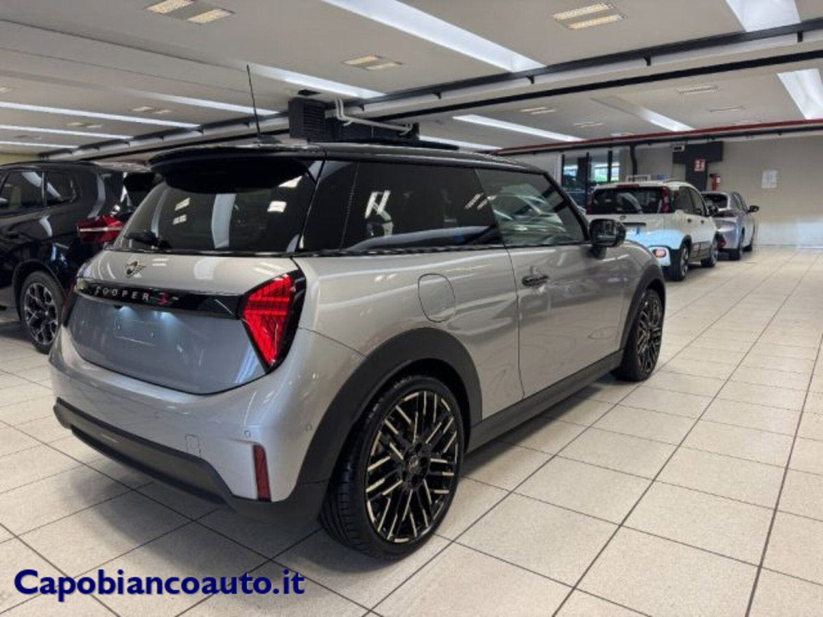 MINI Mini 3p 2.0 S Favoured auto (6)