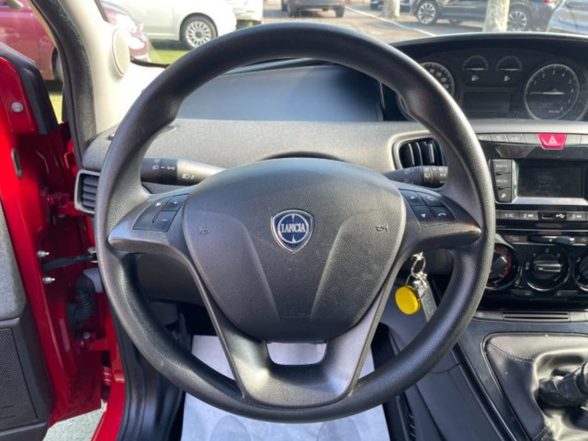 Lancia Ypsilon 1.0 FireFly 5 porte S&S Hybrid Ecochic Silver (12)