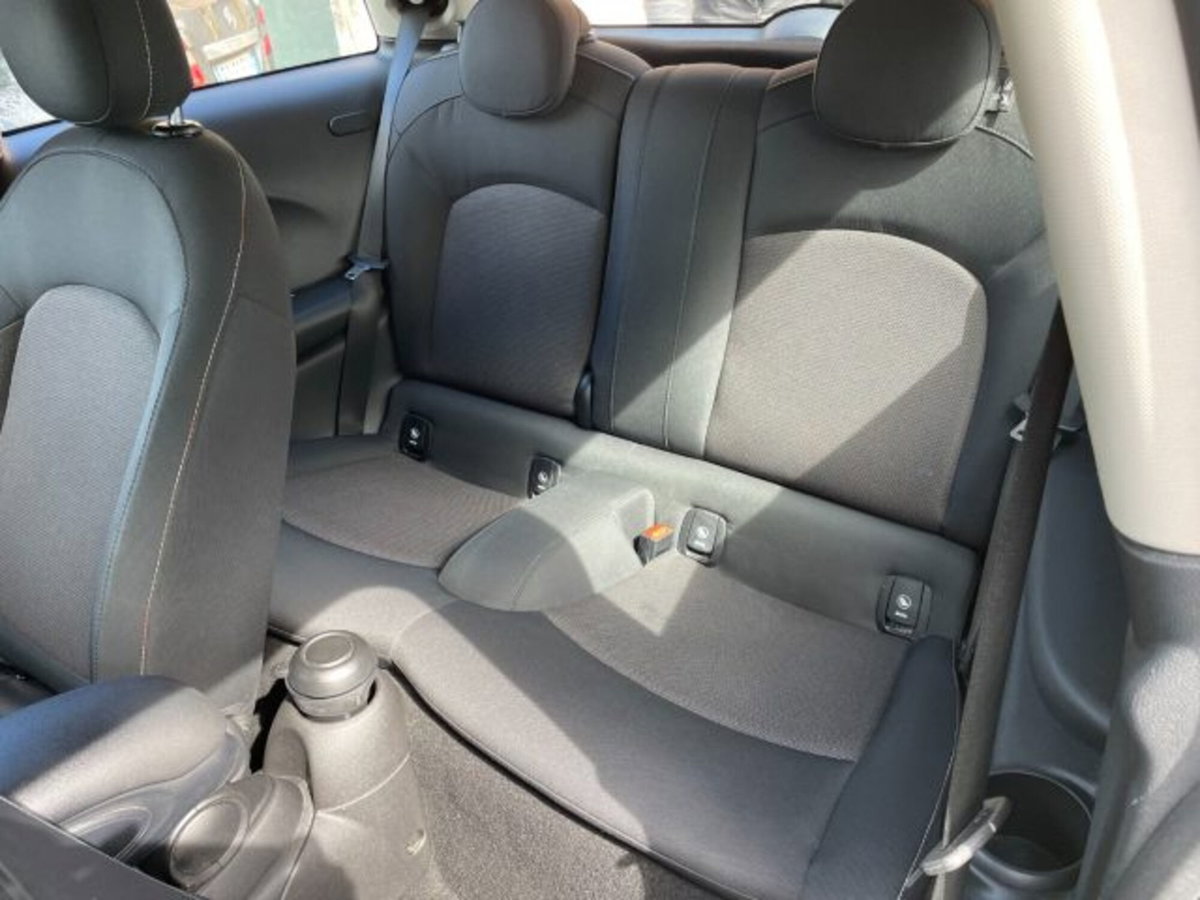 MINI Mini 1.5 Cooper D Business (13)