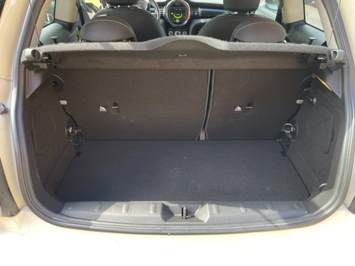 MINI Mini 1.5 Cooper D Business (14)