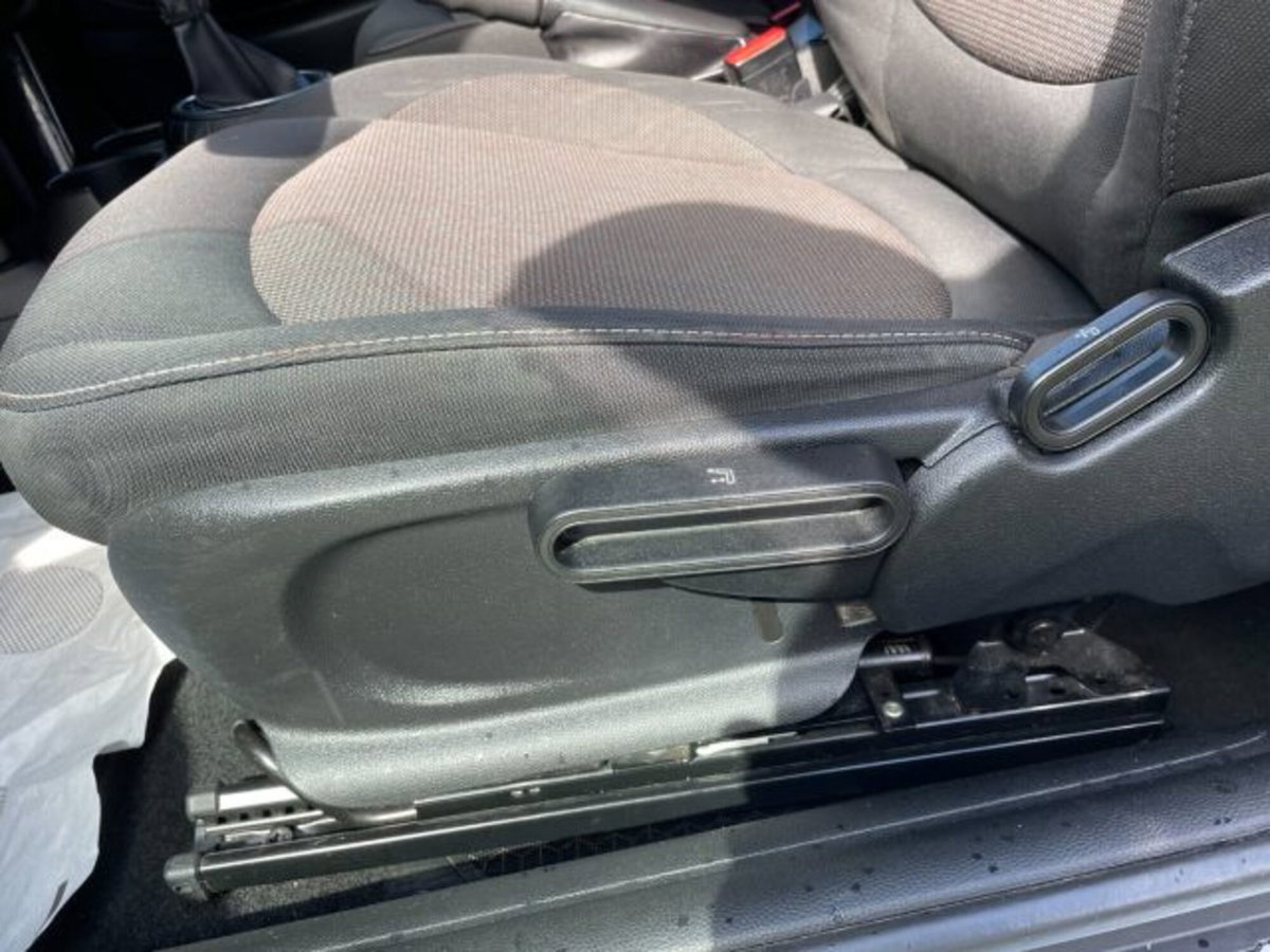 MINI Mini 1.5 Cooper D Business (16)