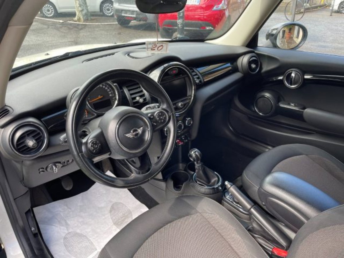 MINI Mini 1.5 Cooper D Business (8)
