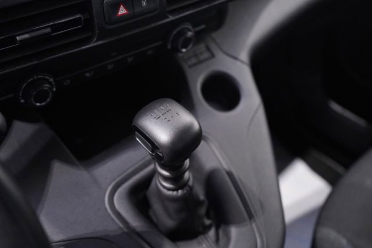Peugeot Rifter Puretech 110 S&S Allure Standard (14)