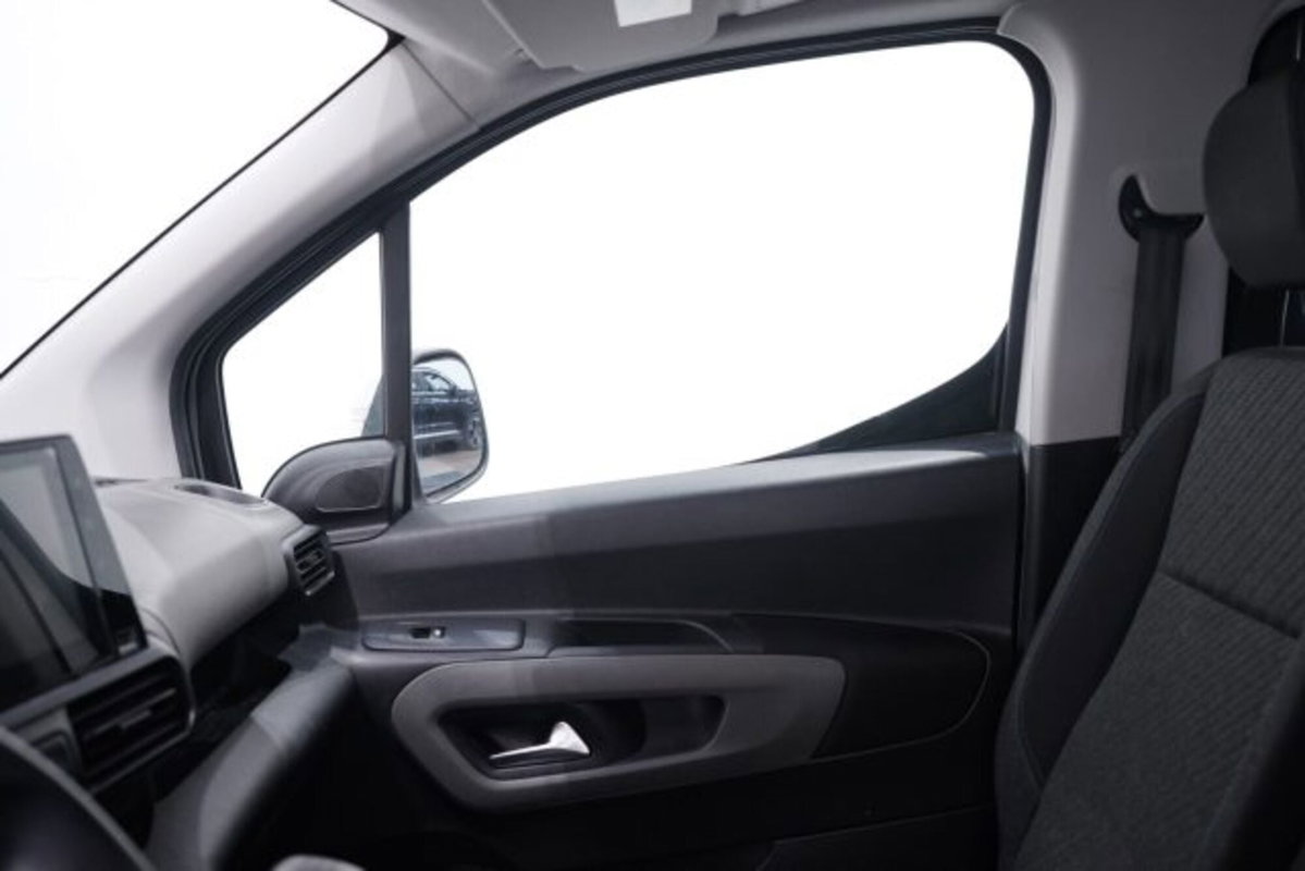 Peugeot Rifter Puretech 110 S&S Allure Standard (18)