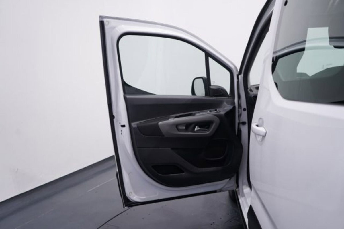 Peugeot Rifter Puretech 110 S&S Allure Standard (9)