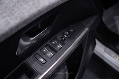 Peugeot 3008 1.2 hybrid GT 145cv e-dcs6 (9)