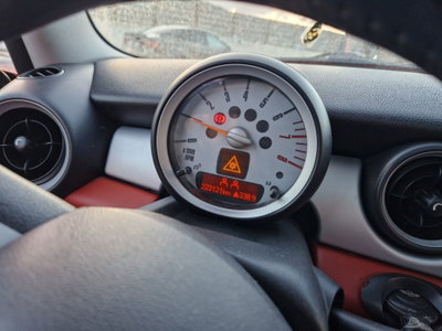 MINI Mini 1.6 16V Cooper (10)