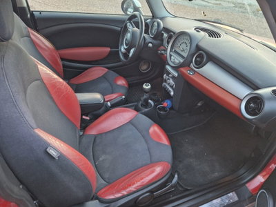 MINI Mini 1.6 16V Cooper (7)