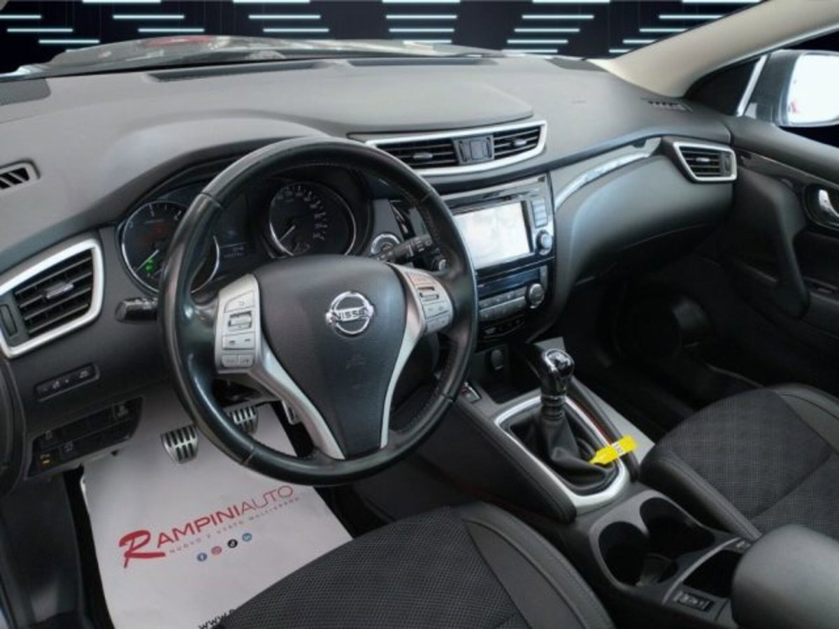 Nissan Qashqai 1.6 dCi 4WD Tekna (14)