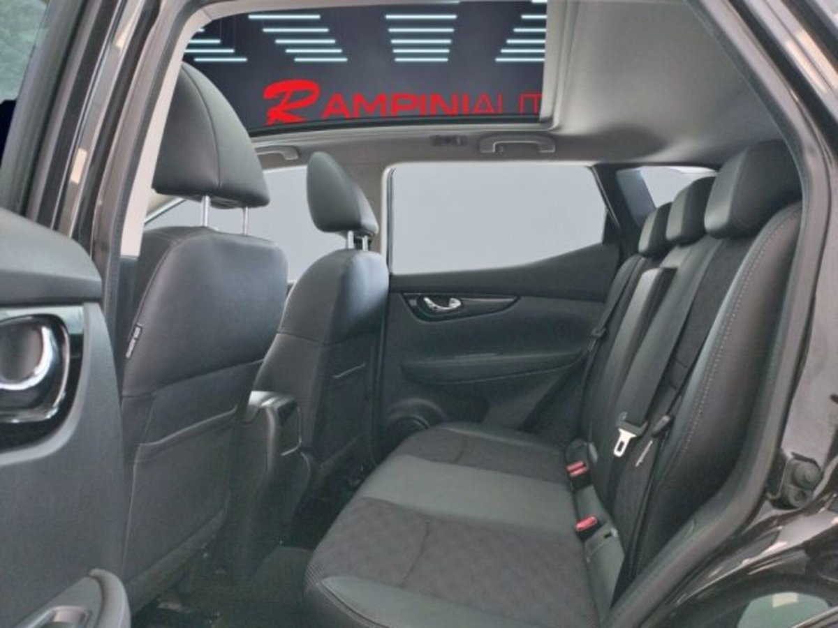 Nissan Qashqai 1.6 dCi 4WD Tekna (17)