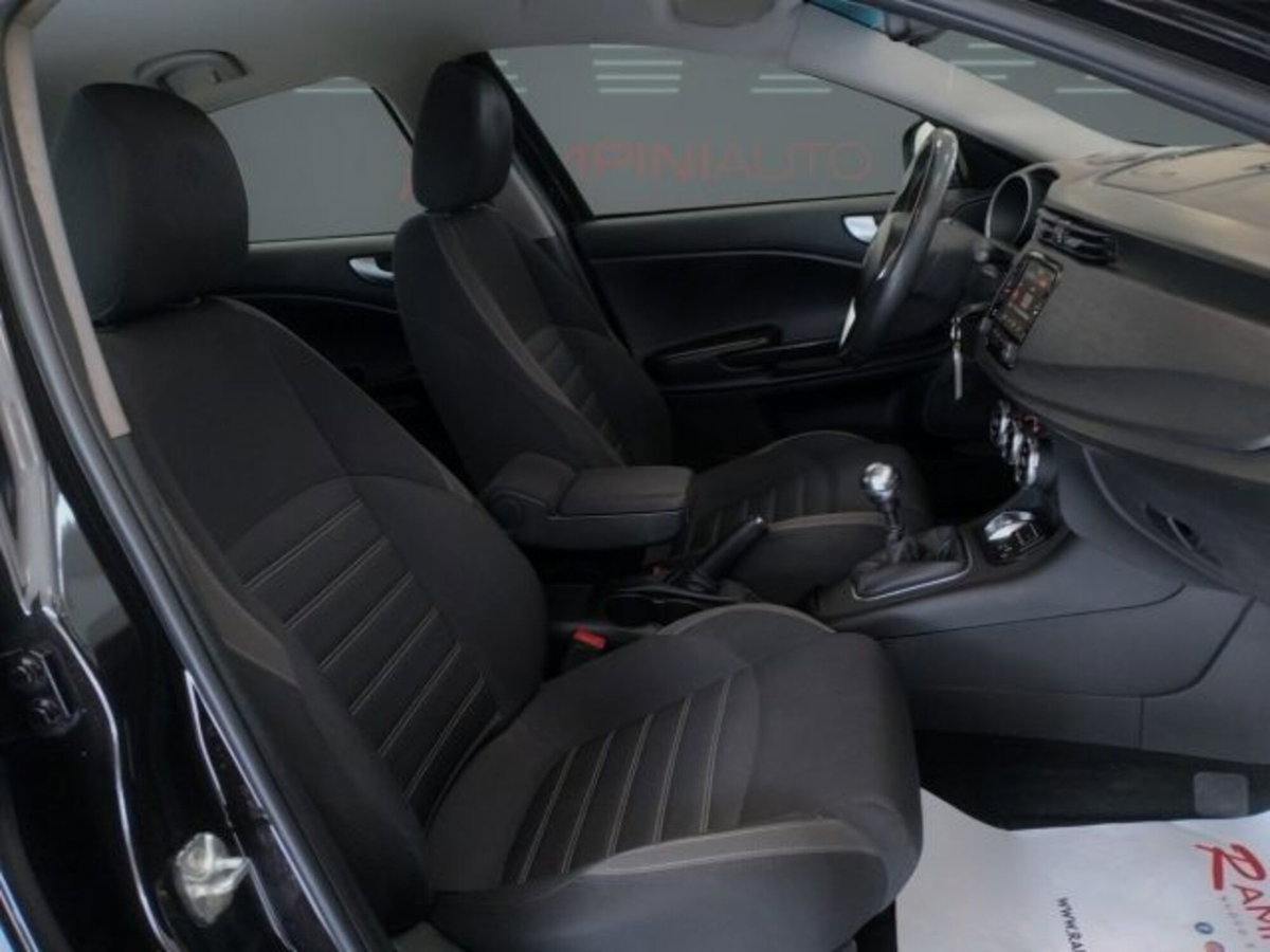 Alfa Romeo Giulietta 1.6 JTDm Super 120cv (19)