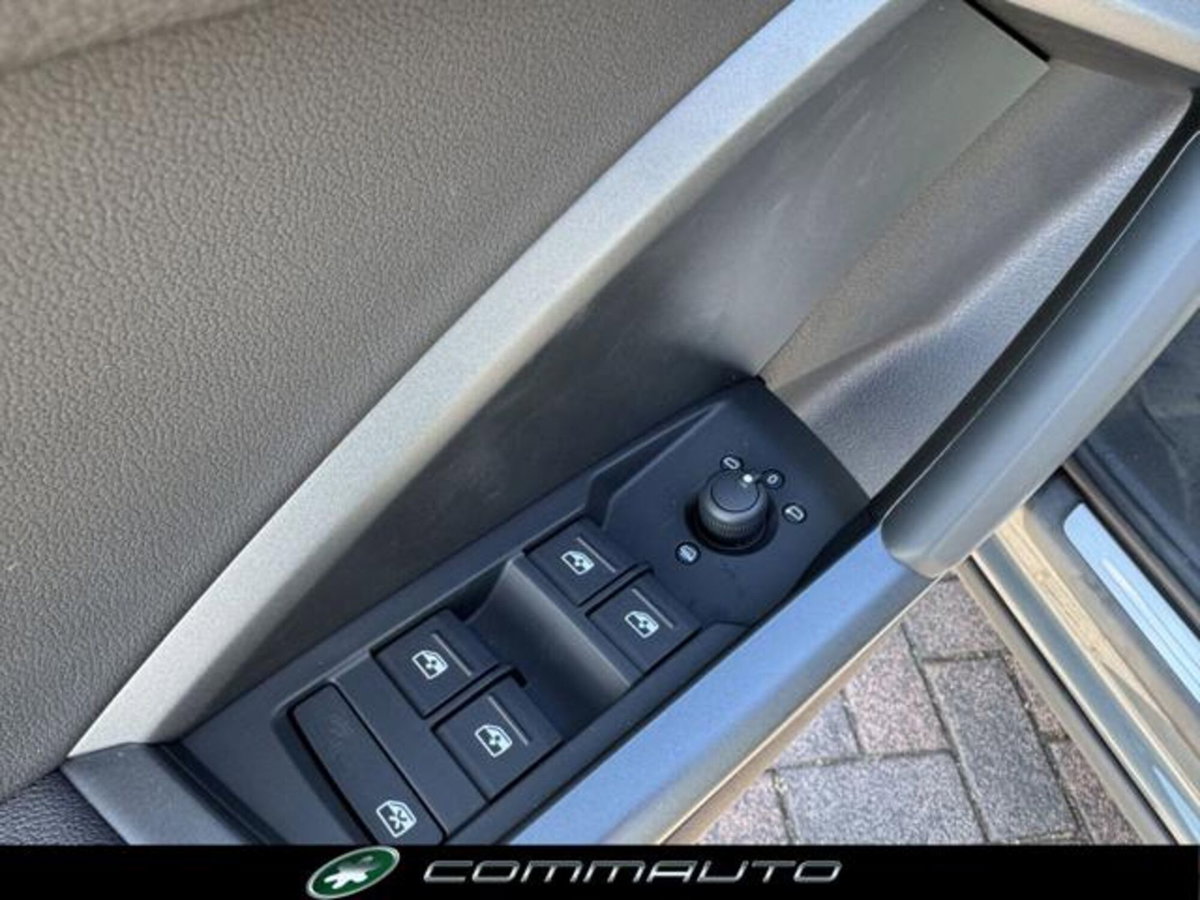 Audi Q3 Sportback 35 TDI quattro S tronic S line edition (13)