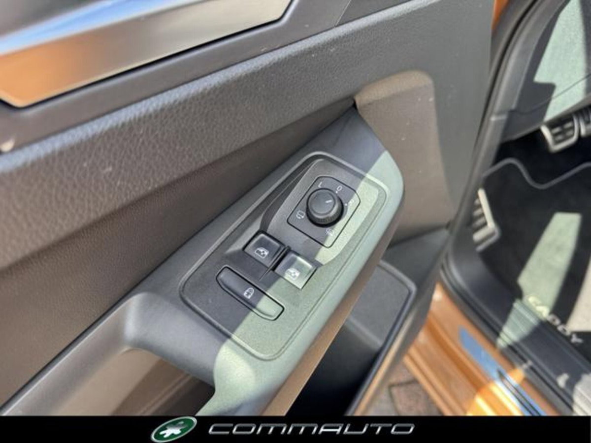 Volkswagen Caddy 2.0 TDI 122 CV Style Maxi (11)