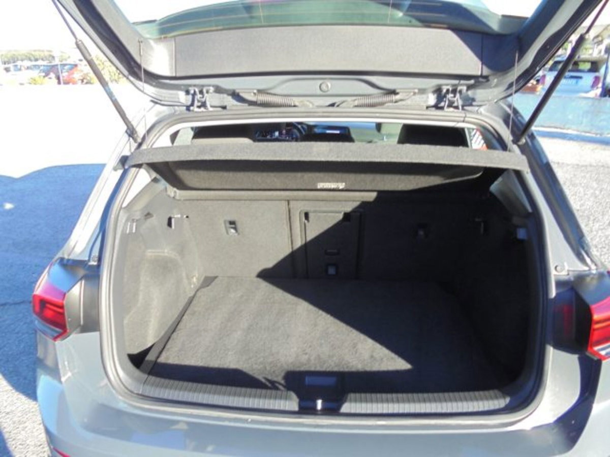 Volkswagen Golf Variant 1.0 eTSI EVO DSG Life (17)