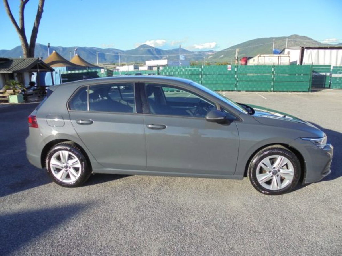 Volkswagen Golf Variant 1.0 eTSI EVO DSG Life (19)