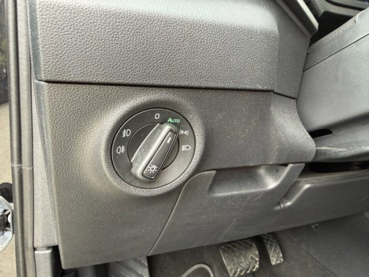 Skoda Karoq 2.0 tdi Selection 150cv dsg (10)