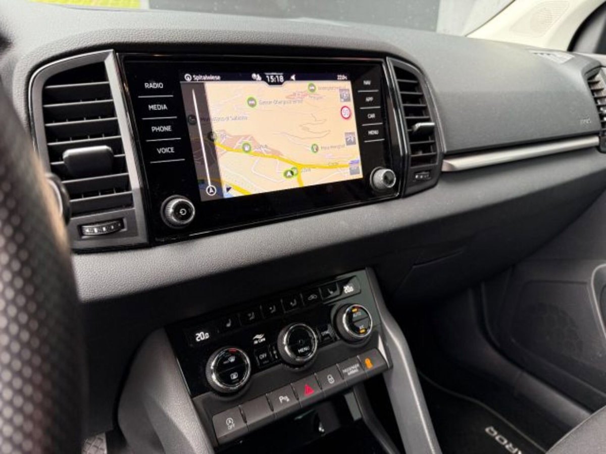 Skoda Karoq 2.0 tdi Selection 150cv dsg (14)