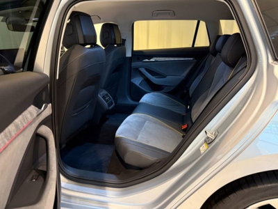Skoda Superb Station Wagon 2.0 TDI DSG Wagon Style (5)