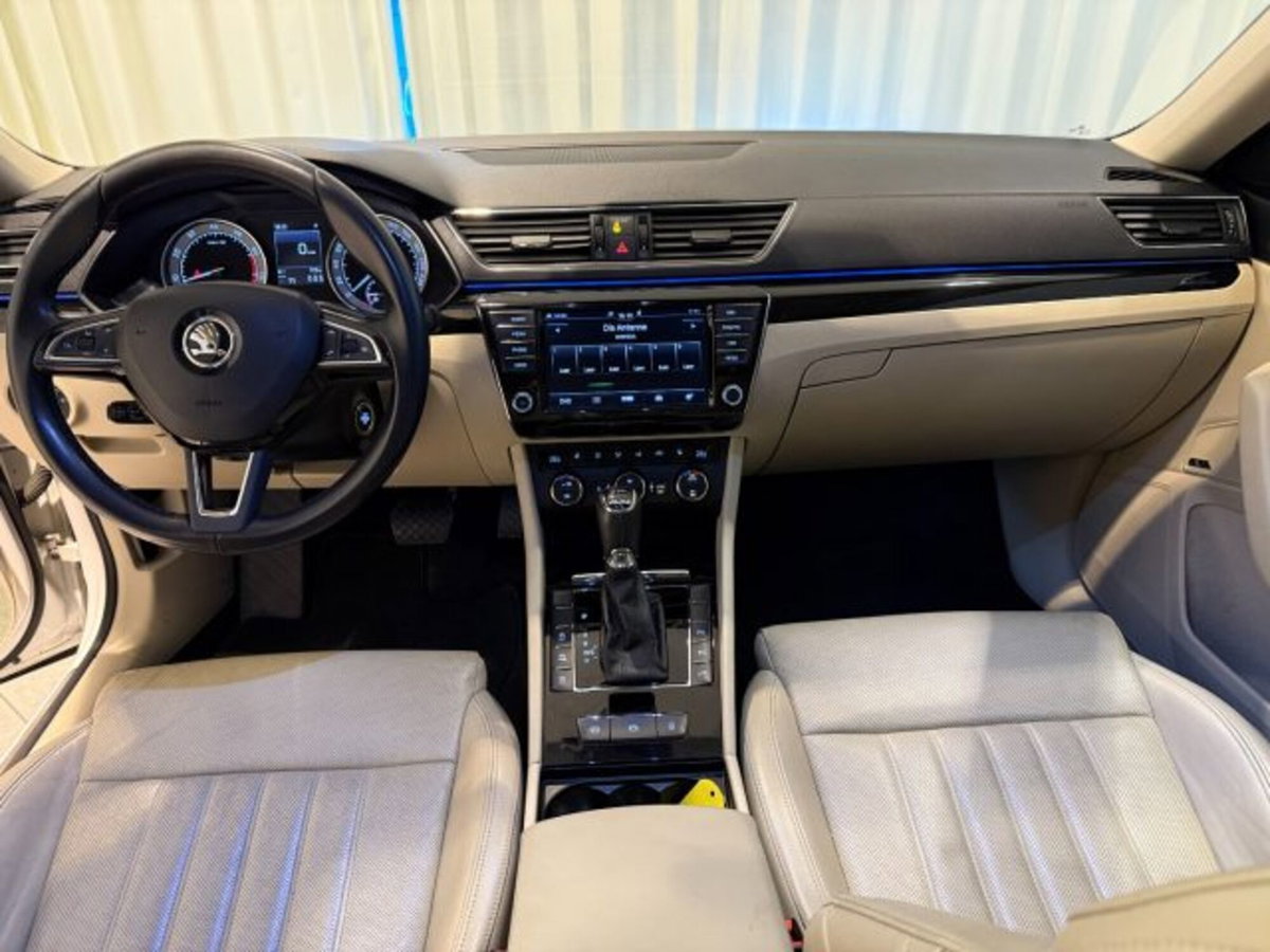 Skoda Superb Station Wagon 2.0 TSI DSG 4x4 Wagon Laurin&Klement (4)