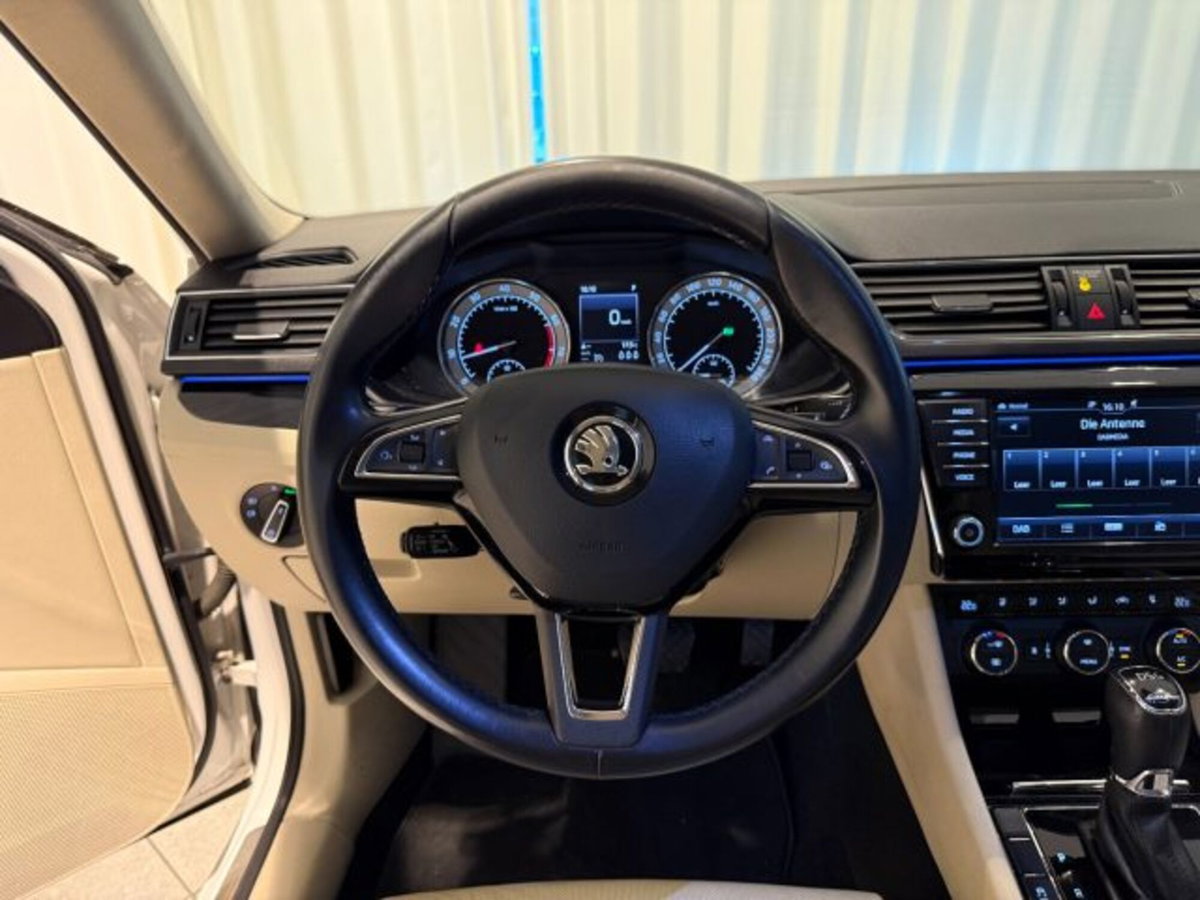 Skoda Superb Station Wagon 2.0 TSI DSG 4x4 Wagon Laurin&Klement (5)