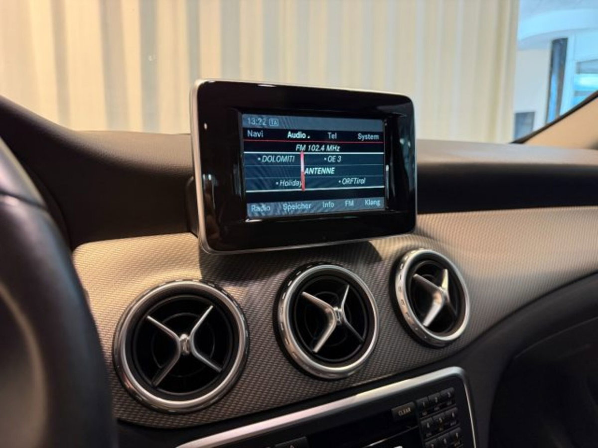 Mercedes-Benz GLA SUV 200 CDI Automatic 4Matic Executive (12)