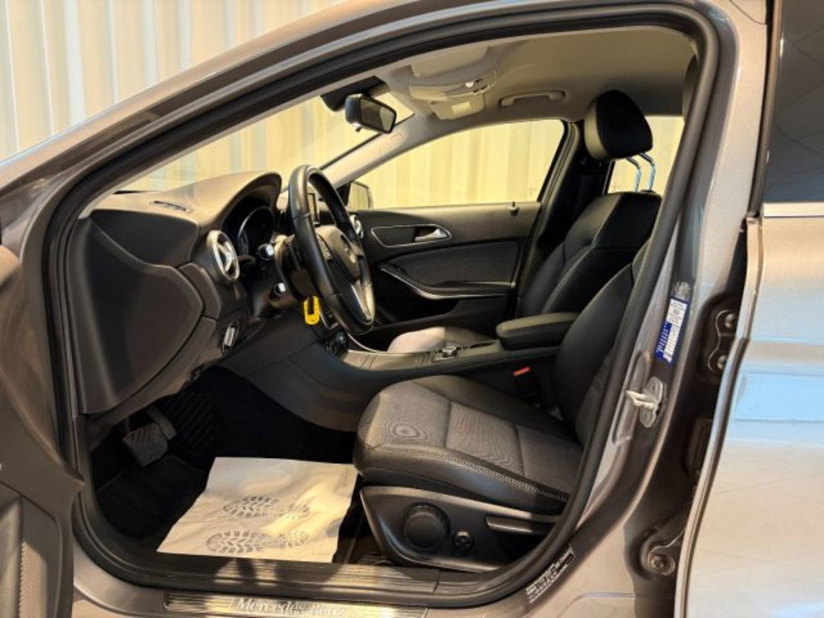 Mercedes-Benz GLA SUV 200 CDI Automatic 4Matic Executive (4)