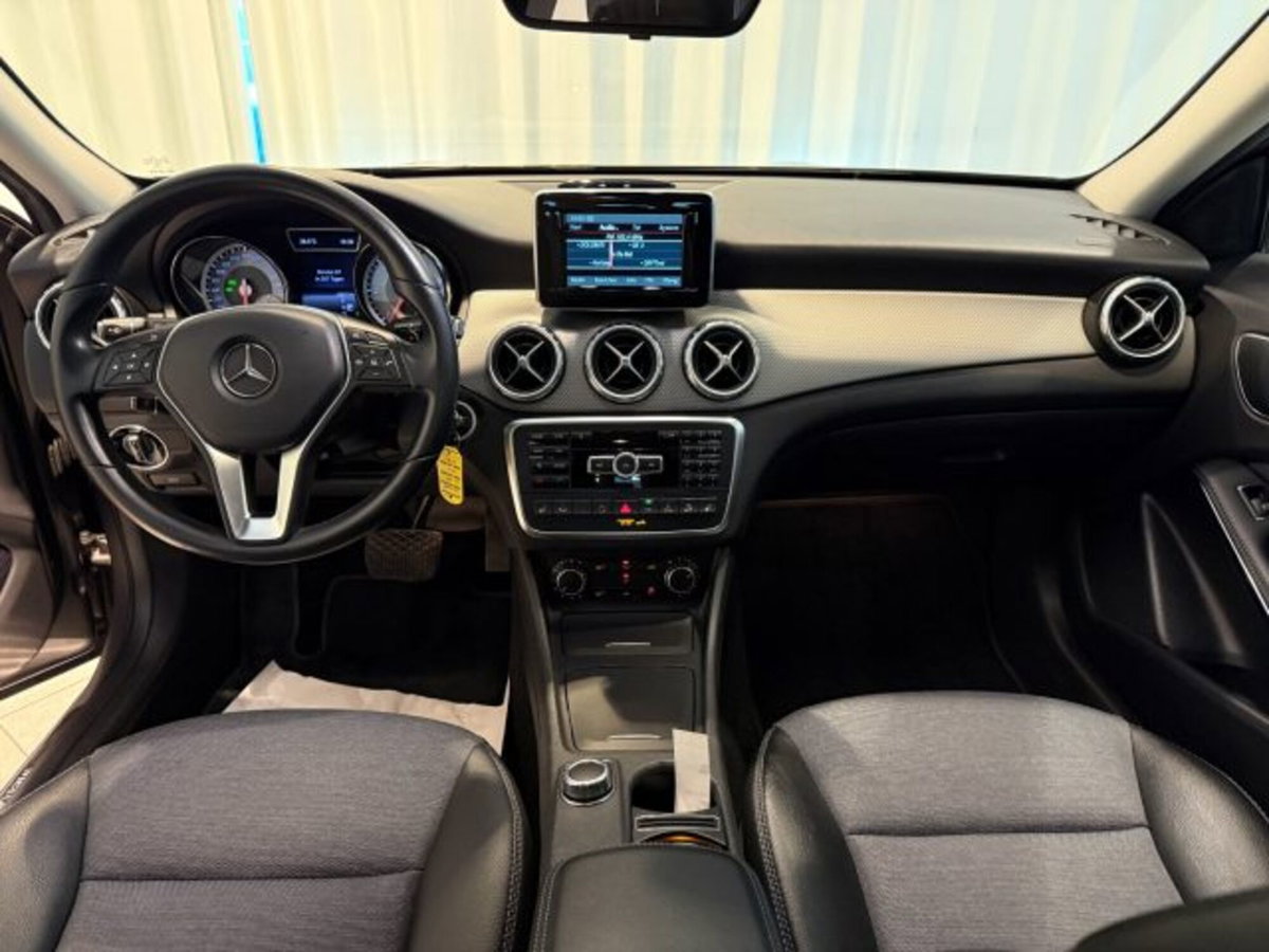 Mercedes-Benz GLA SUV 200 CDI Automatic 4Matic Executive (6)