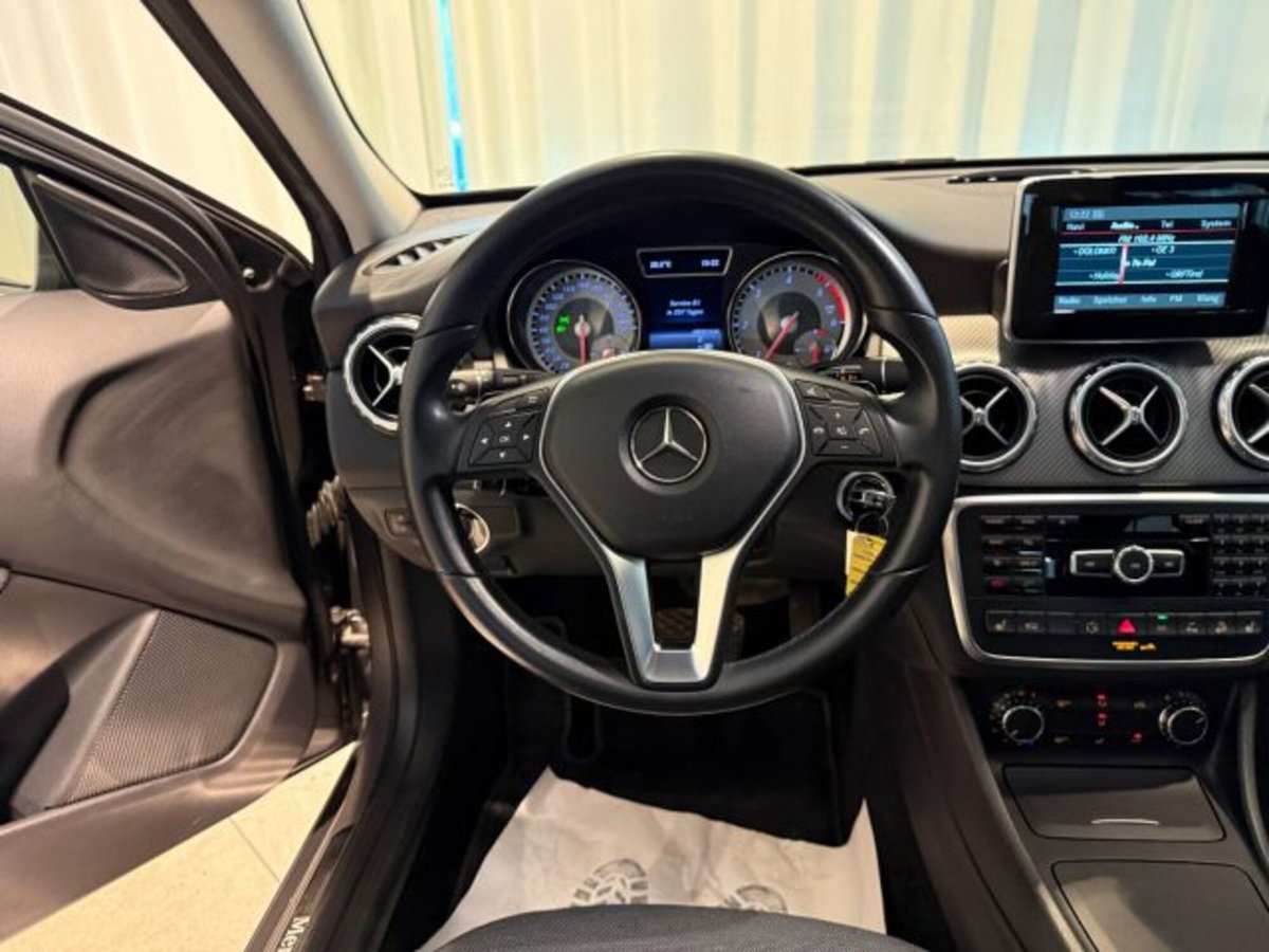 Mercedes-Benz GLA SUV 200 CDI Automatic 4Matic Executive (7)