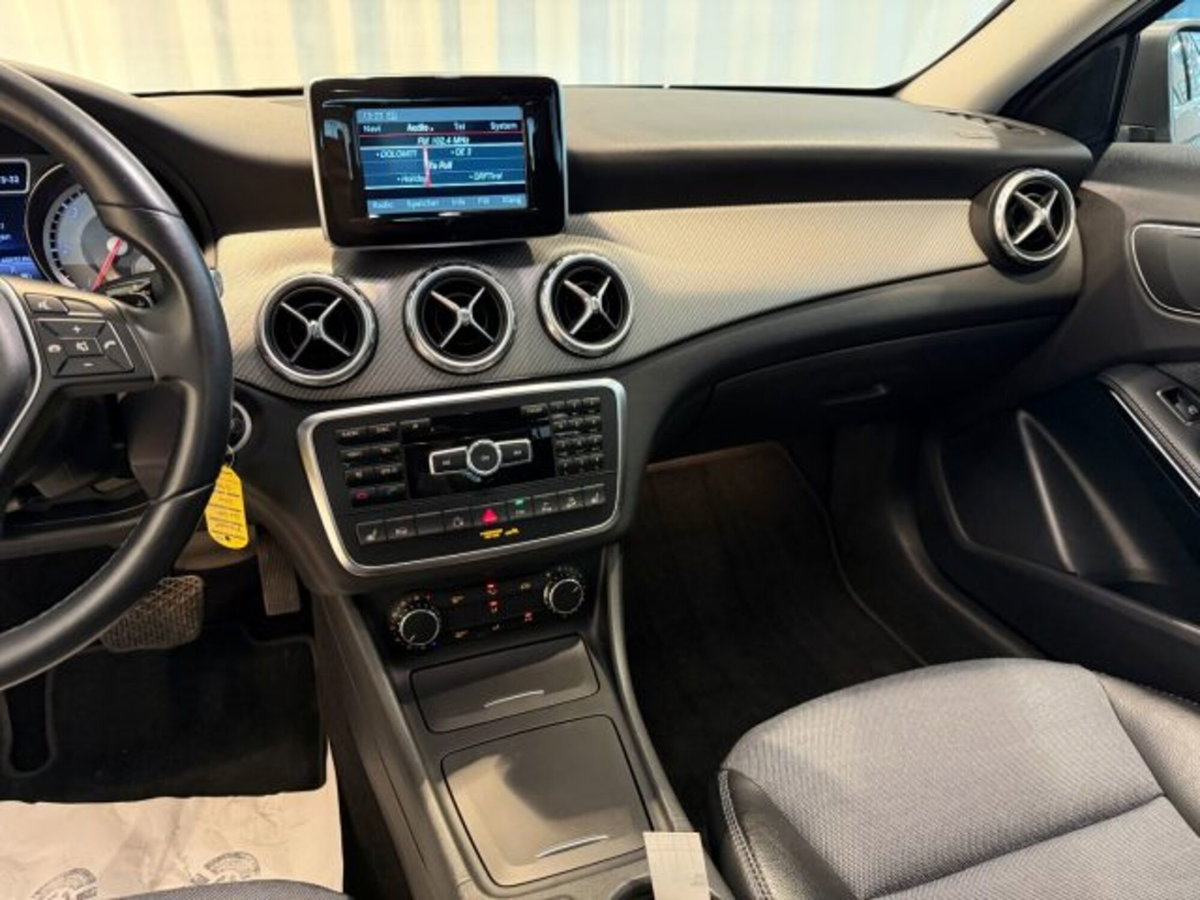 Mercedes-Benz GLA SUV 200 CDI Automatic 4Matic Executive (8)