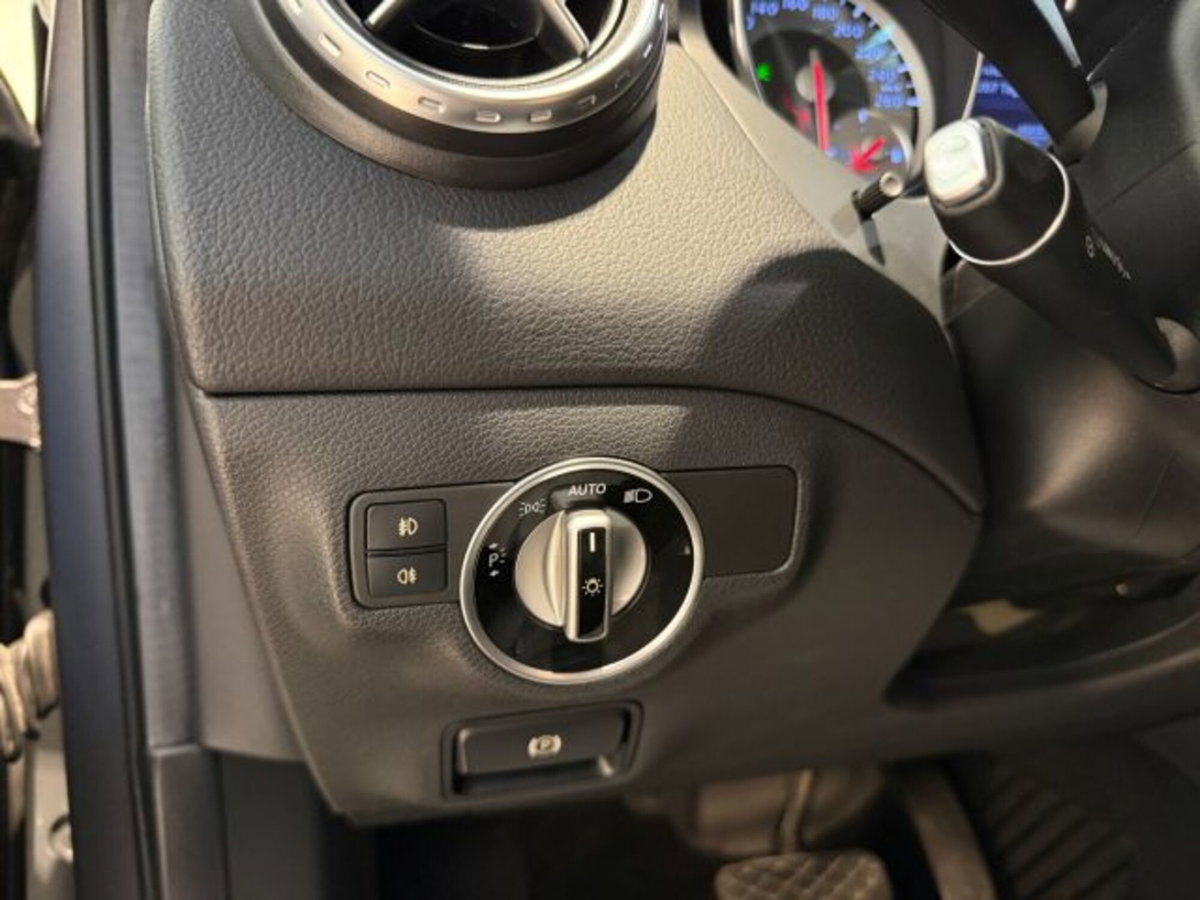 Mercedes-Benz GLA SUV 200 CDI Automatic 4Matic Executive (9)