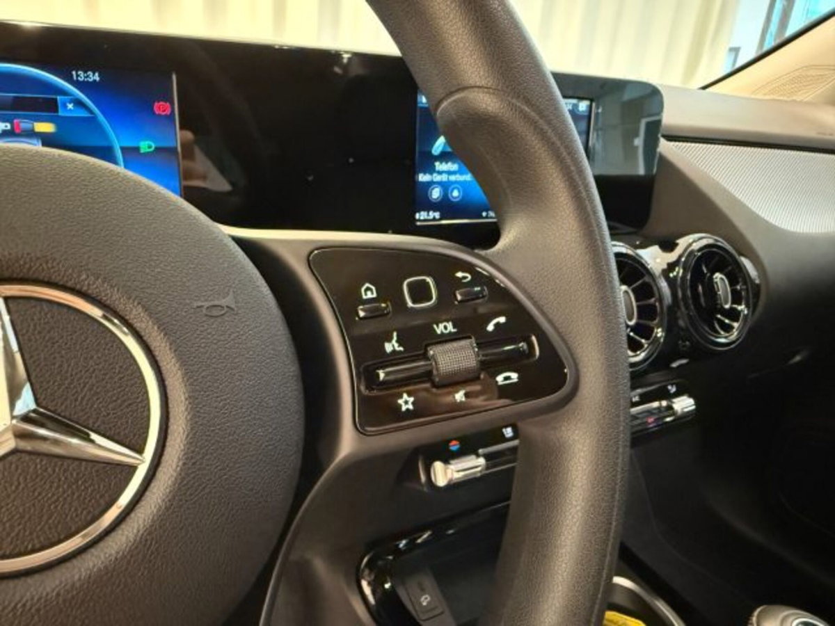 Mercedes-Benz Classe B 180 d Premium (11)