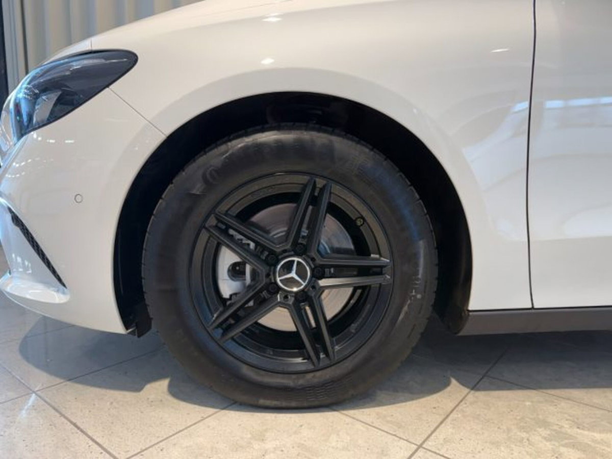 Mercedes-Benz Classe B 180 d Premium (16)