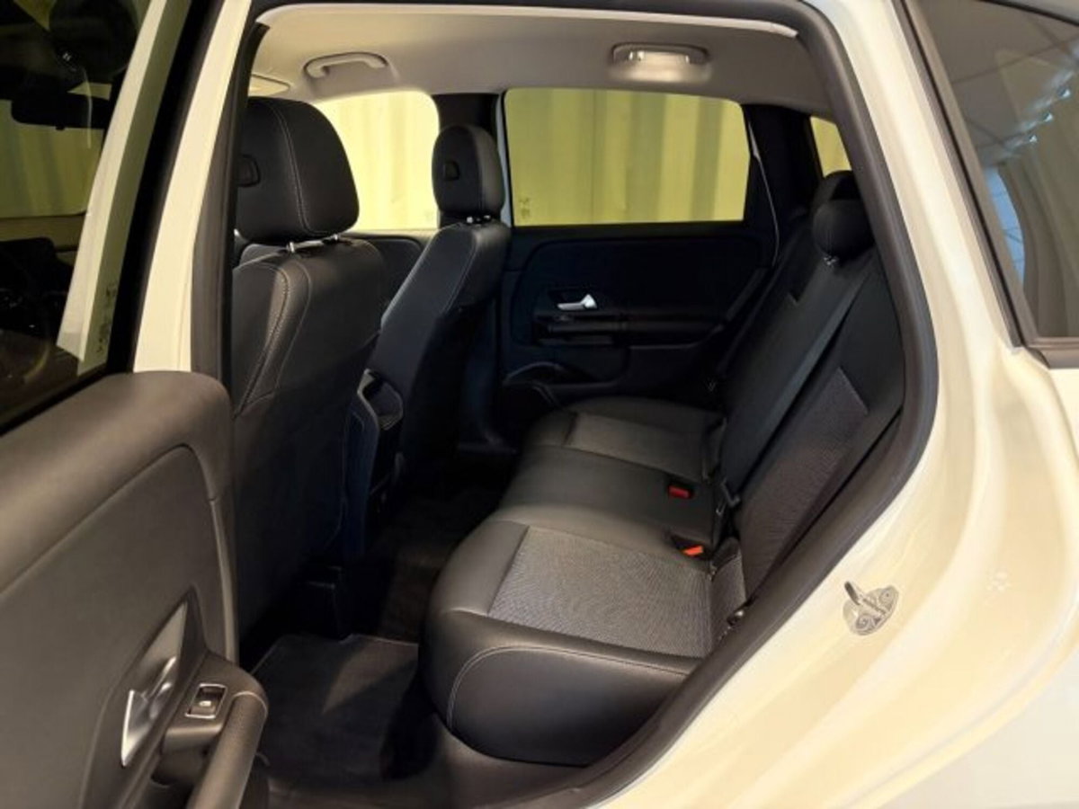Mercedes-Benz Classe B 180 d Premium (5)