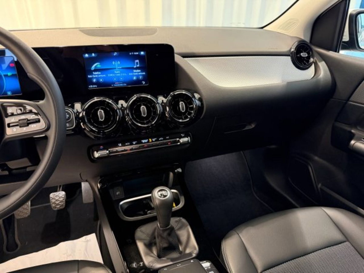 Mercedes-Benz Classe B 180 d Premium (8)