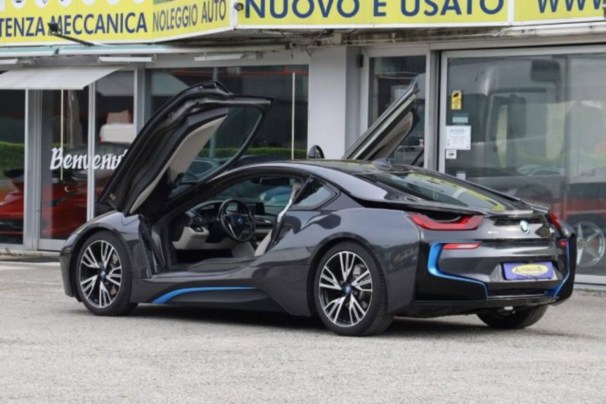 BMW i8 Coupé i8 (10)