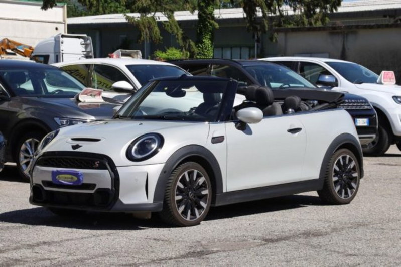 MINI Mini Cabrio 2.0 Cooper S Essential Cabrio