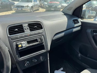 Volkswagen Polo 1.6 TDI DPF 5 porte Comfortline (9)